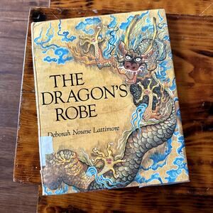 Vintage 1990 The Dragon's Robe Chinese Hardcover Book